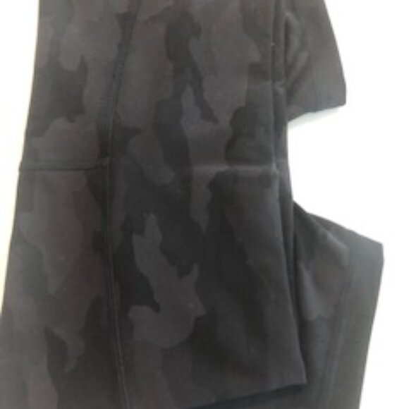 Lululemon Wunder Train High Rise Short - Picture 4 of 4